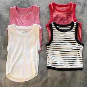 Lot of 4 cropped tanks AE & Aeropostale XS